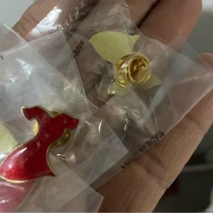 Women’s red lady pins 5 pc.